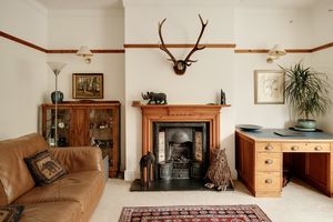 Sitting Room- click for photo gallery
